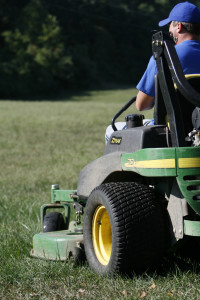 lawn mowing service in St Louis, MO